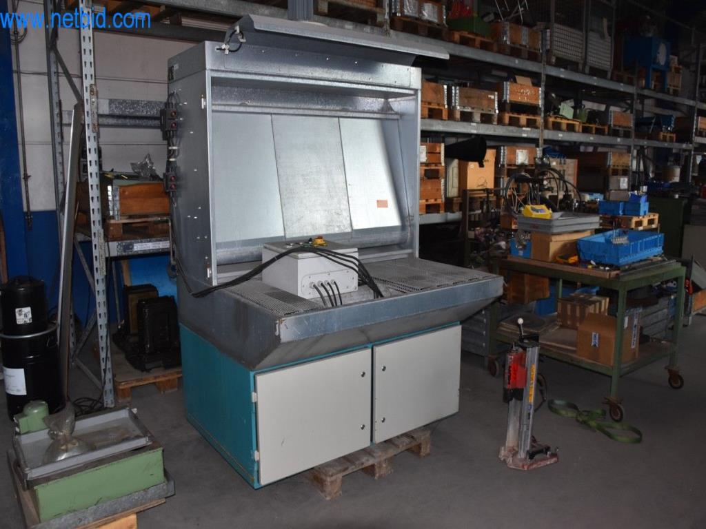 Máquinas, equipos operativos y accesorios de un líder mundial en el mercado de sistemas de tensado de cadenas.-1