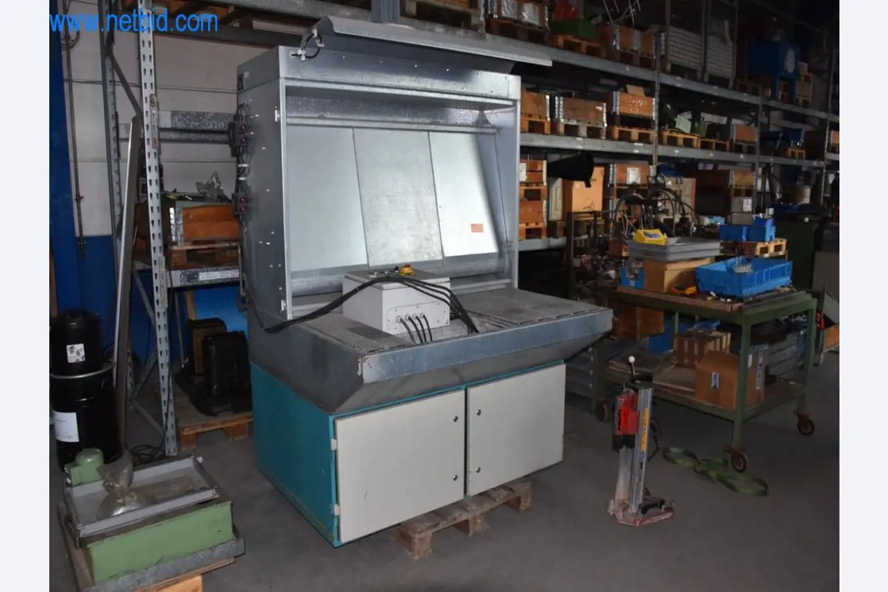 Máquinas, equipos operativos y accesorios de un líder mundial en el mercado de sistemas de tensado de cadenas.-1