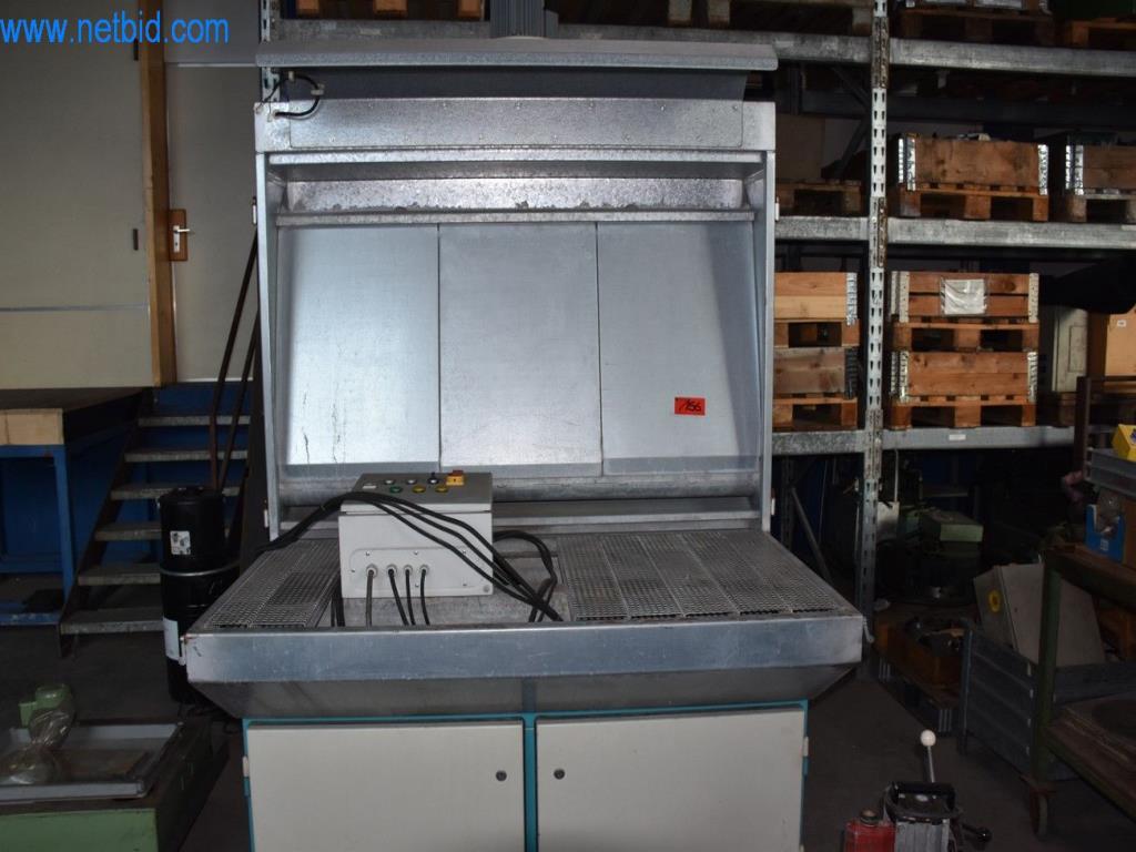 Máquinas, equipos operativos y accesorios de un líder mundial en el mercado de sistemas de tensado de cadenas.-3