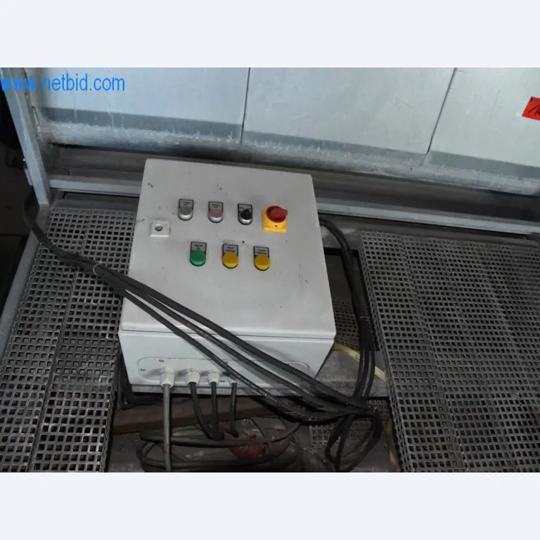 Máquinas, equipos operativos y accesorios de un líder mundial en el mercado de sistemas de tensado de cadenas.-5