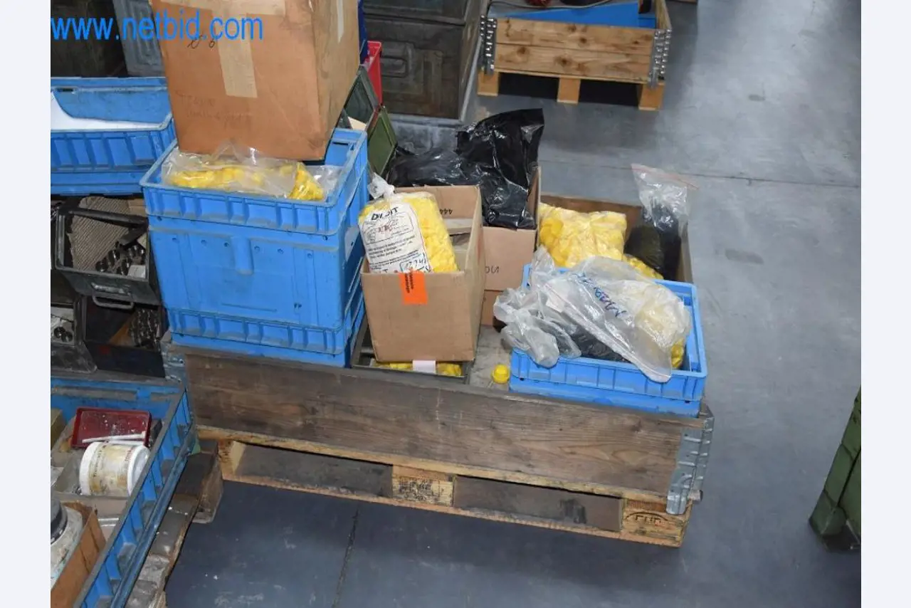 Máquinas, equipos operativos y accesorios de un líder mundial en el mercado de sistemas de tensado de cadenas.-1