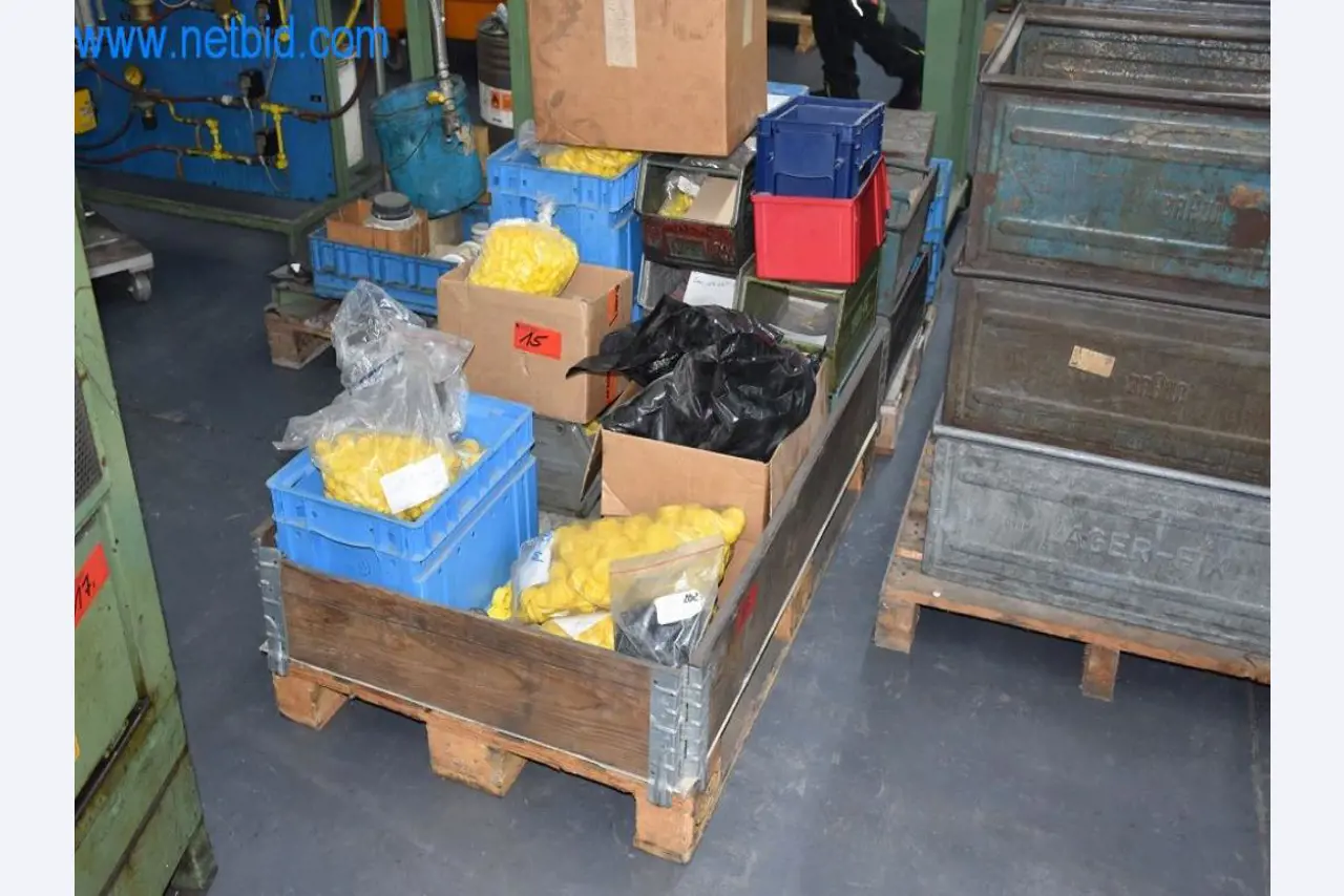 Máquinas, equipos operativos y accesorios de un líder mundial en el mercado de sistemas de tensado de cadenas.-2