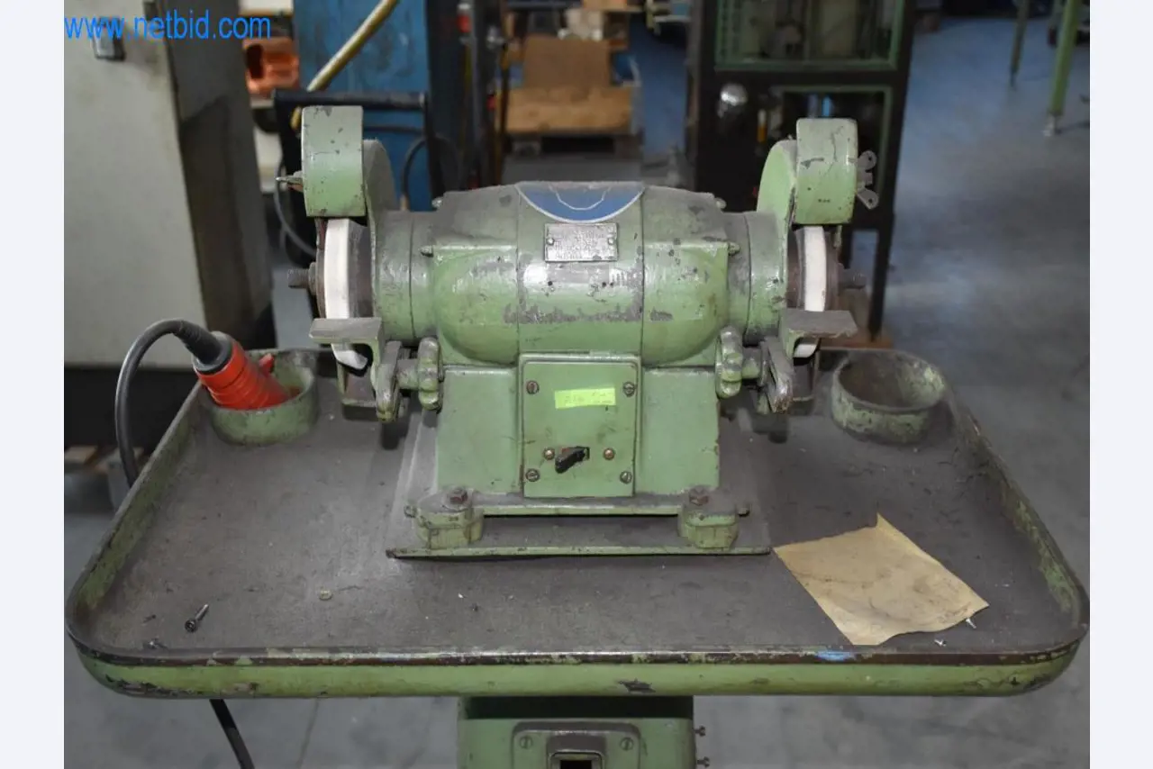 Máquinas, equipos operativos y accesorios de un líder mundial en el mercado de sistemas de tensado de cadenas.-1