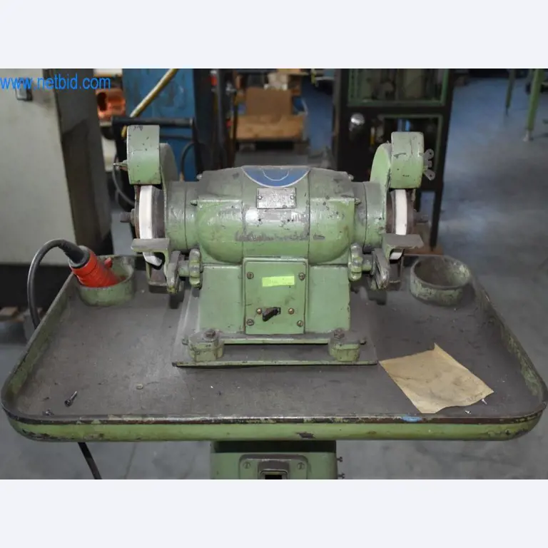 Máquinas, equipos operativos y accesorios de un líder mundial en el mercado de sistemas de tensado de cadenas.-1