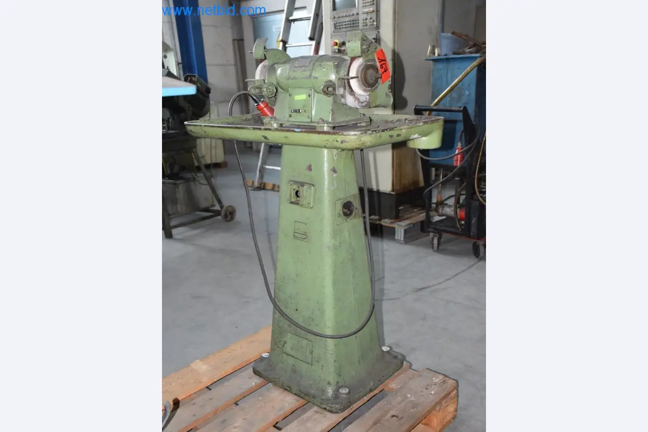 Máquinas, equipos operativos y accesorios de un líder mundial en el mercado de sistemas de tensado de cadenas.-2