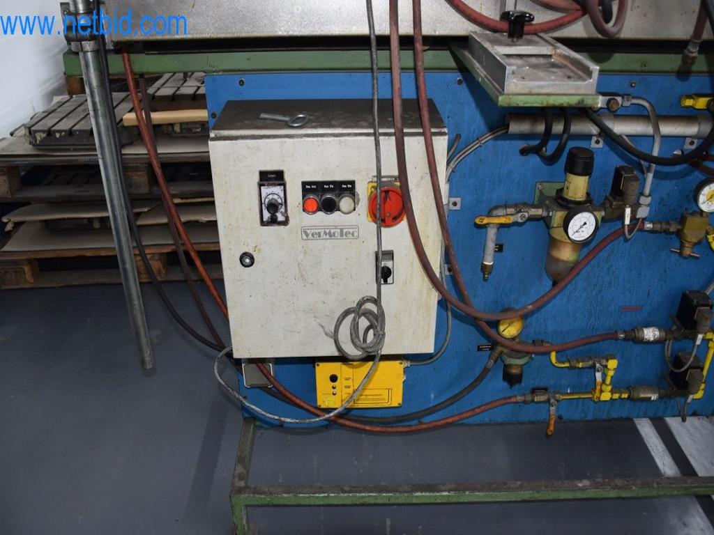 Stroje, provozní zařízení a příslušenství předního světového výrobce napínacích systémů řetězů jsou k dispozici.-2