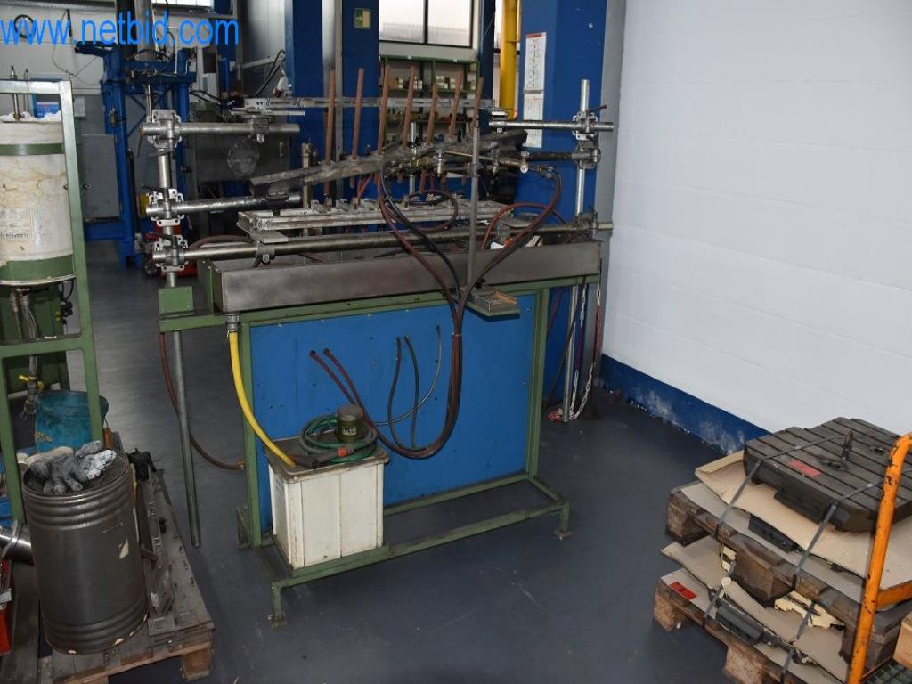 Stroje, provozní zařízení a příslušenství předního světového výrobce napínacích systémů řetězů jsou k dispozici.-4