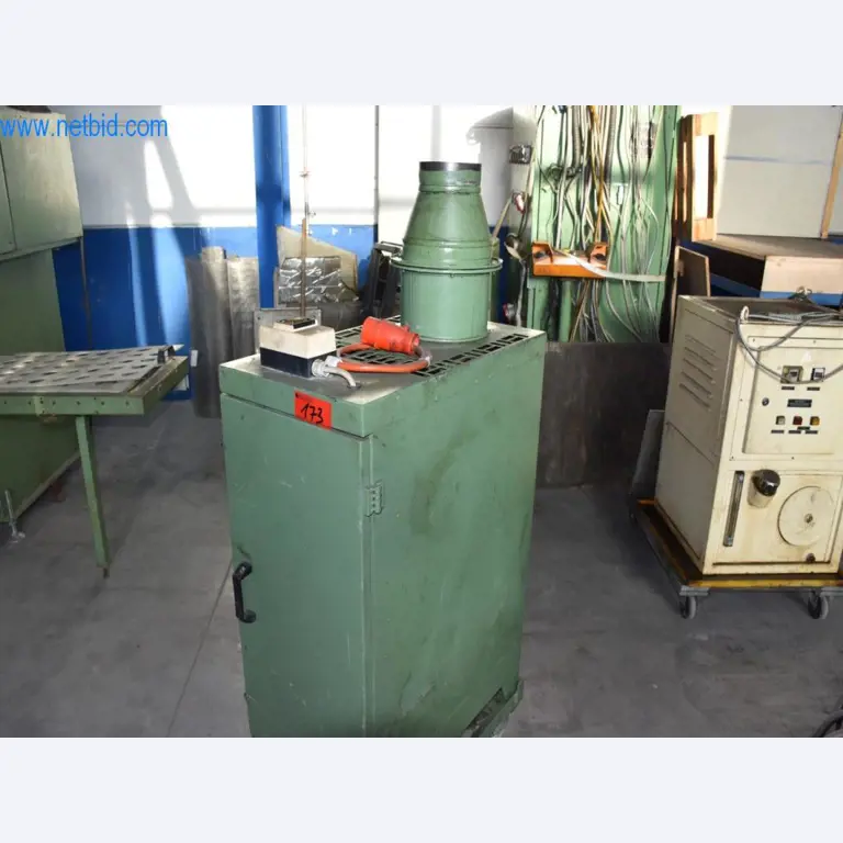 Máquinas, equipos operativos y accesorios de un líder mundial en el mercado de sistemas de tensado de cadenas.-1