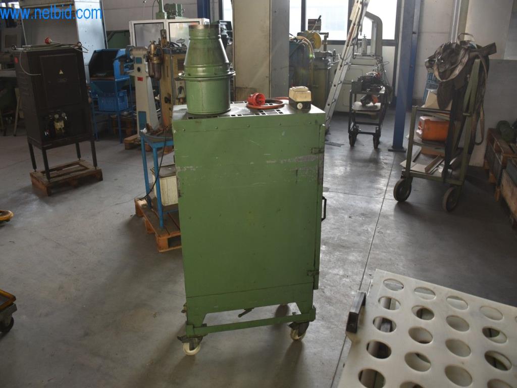 Stroje, provozní zařízení a příslušenství předního světového výrobce napínacích systémů řetězů jsou k dispozici.-4