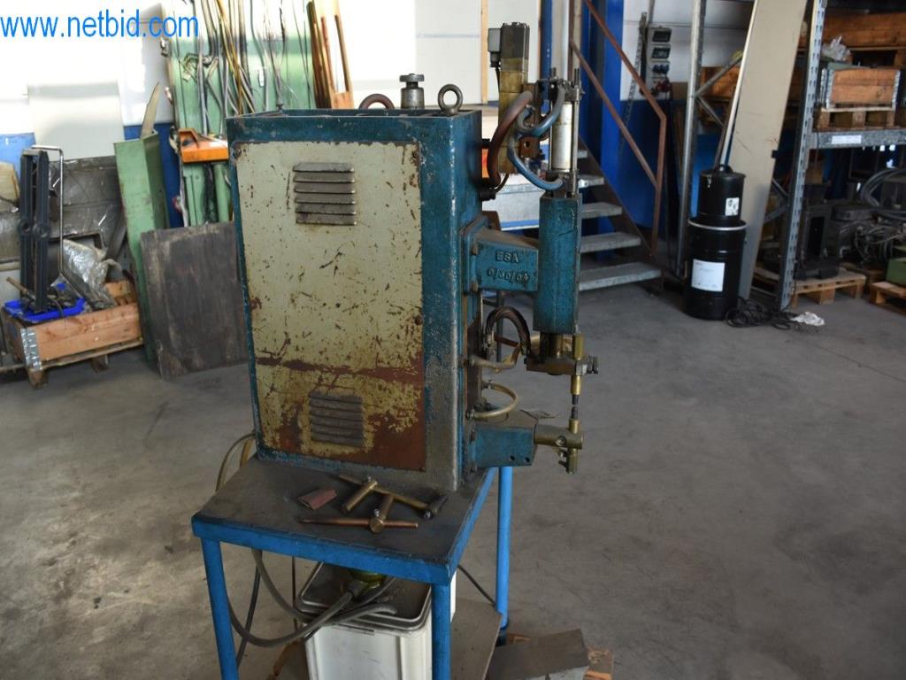 Máquinas, equipos operativos y accesorios de un líder mundial en el mercado de sistemas de tensado de cadenas.-1