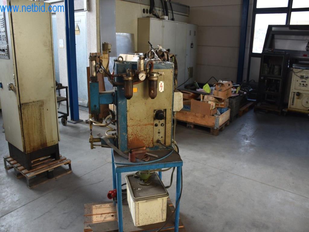 Máquinas, equipos operativos y accesorios de un líder mundial en el mercado de sistemas de tensado de cadenas.-2