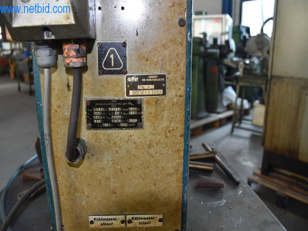 Máquinas, equipos operativos y accesorios de un líder mundial en el mercado de sistemas de tensado de cadenas.-4