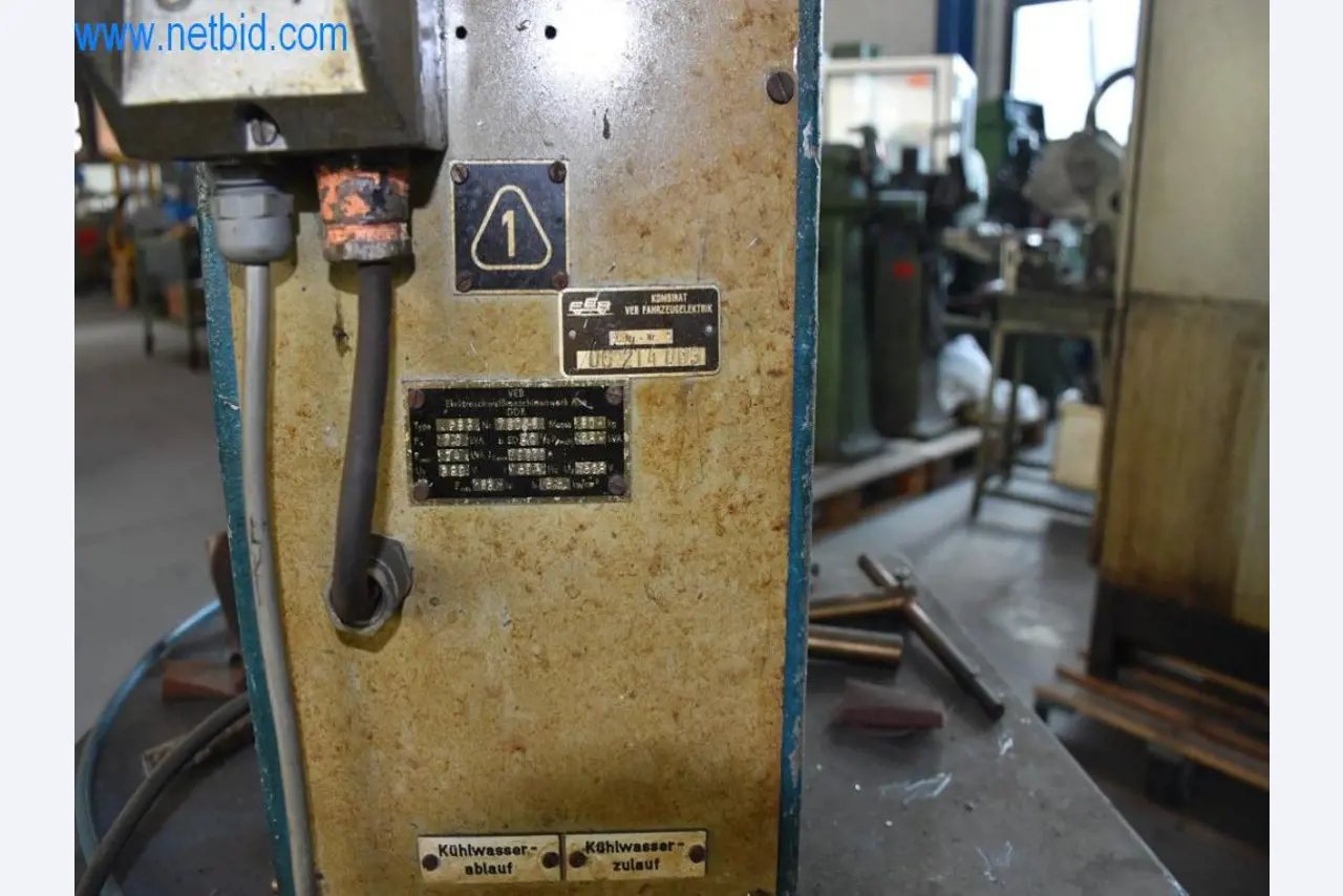 Máquinas, equipos operativos y accesorios de un líder mundial en el mercado de sistemas de tensado de cadenas.-4