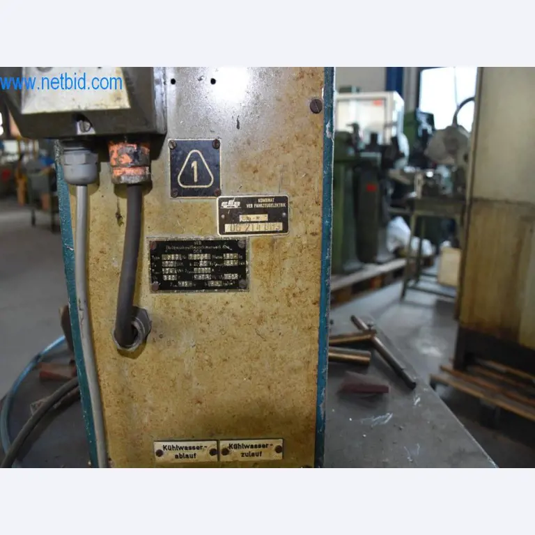 Máquinas, equipos operativos y accesorios de un líder mundial en el mercado de sistemas de tensado de cadenas.-4