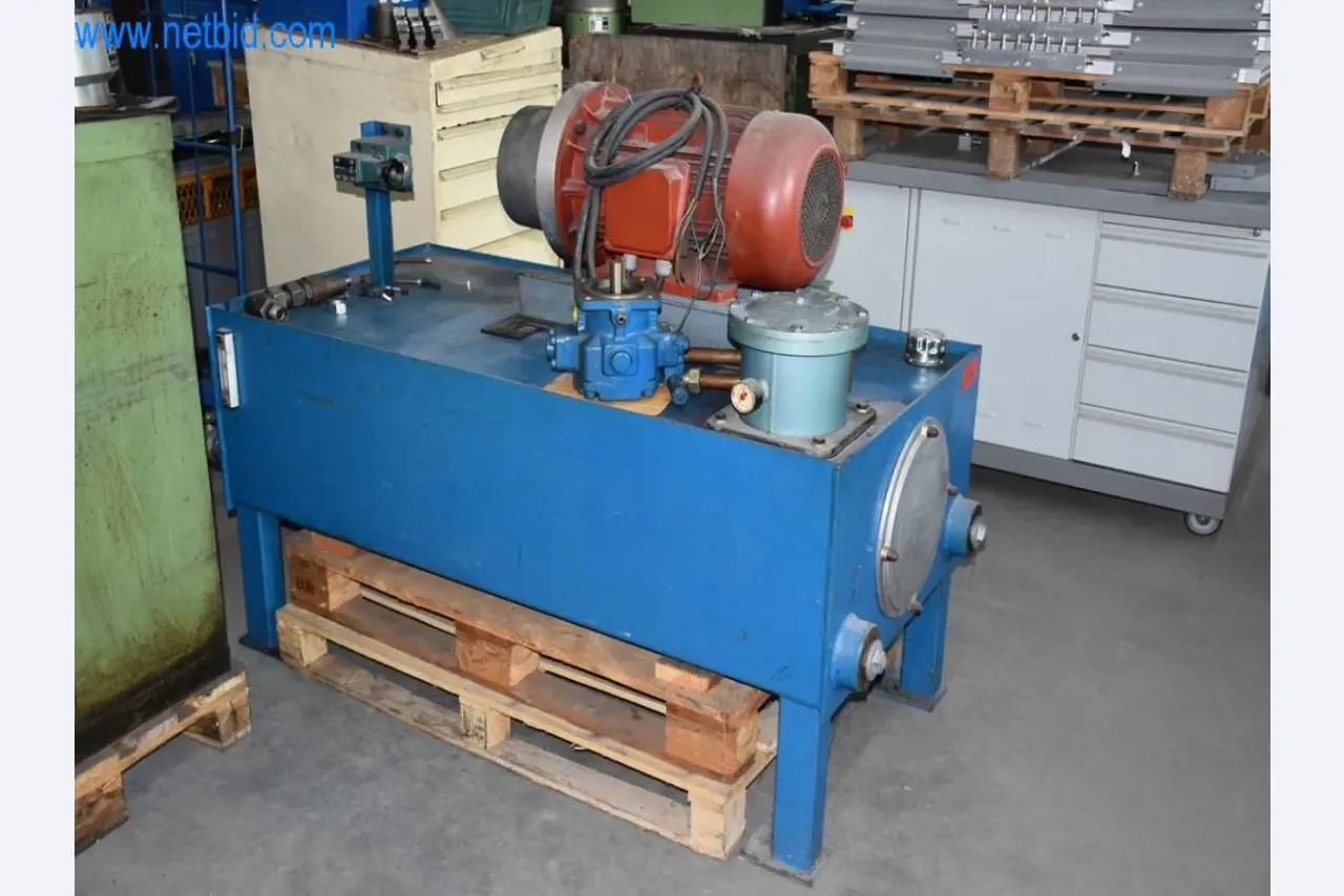 Stroje, provozní zařízení a příslušenství předního světového výrobce napínacích systémů řetězů jsou k dispozici.-1