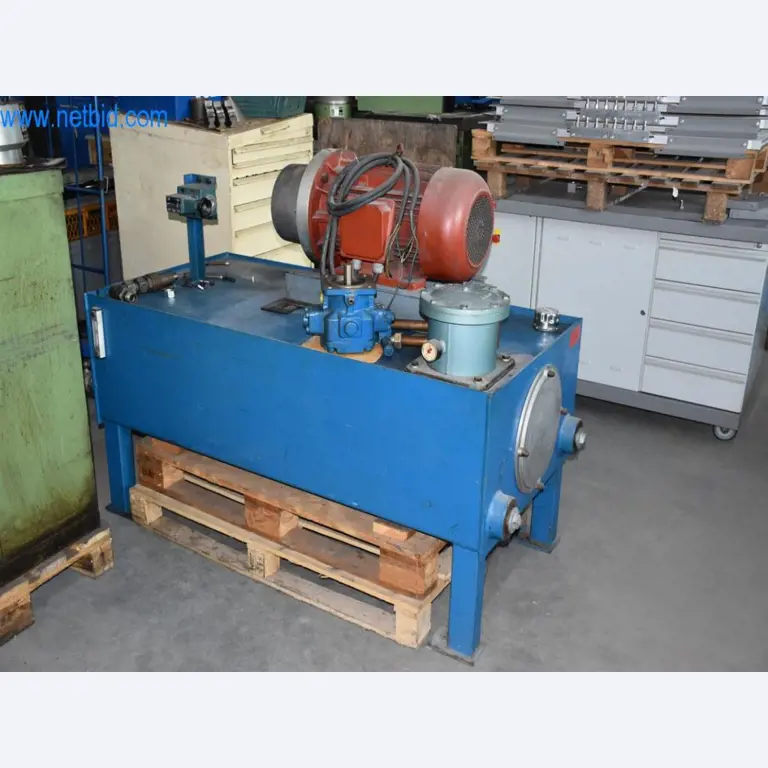 Stroje, provozní zařízení a příslušenství předního světového výrobce napínacích systémů řetězů jsou k dispozici.-1