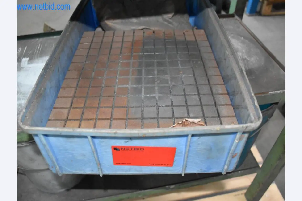 Máquinas, equipos operativos y accesorios de un líder mundial en el mercado de sistemas de tensado de cadenas.-2