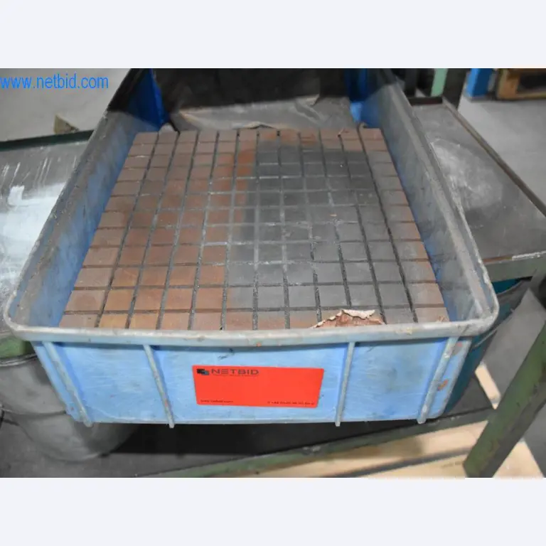 Máquinas, equipos operativos y accesorios de un líder mundial en el mercado de sistemas de tensado de cadenas.-2