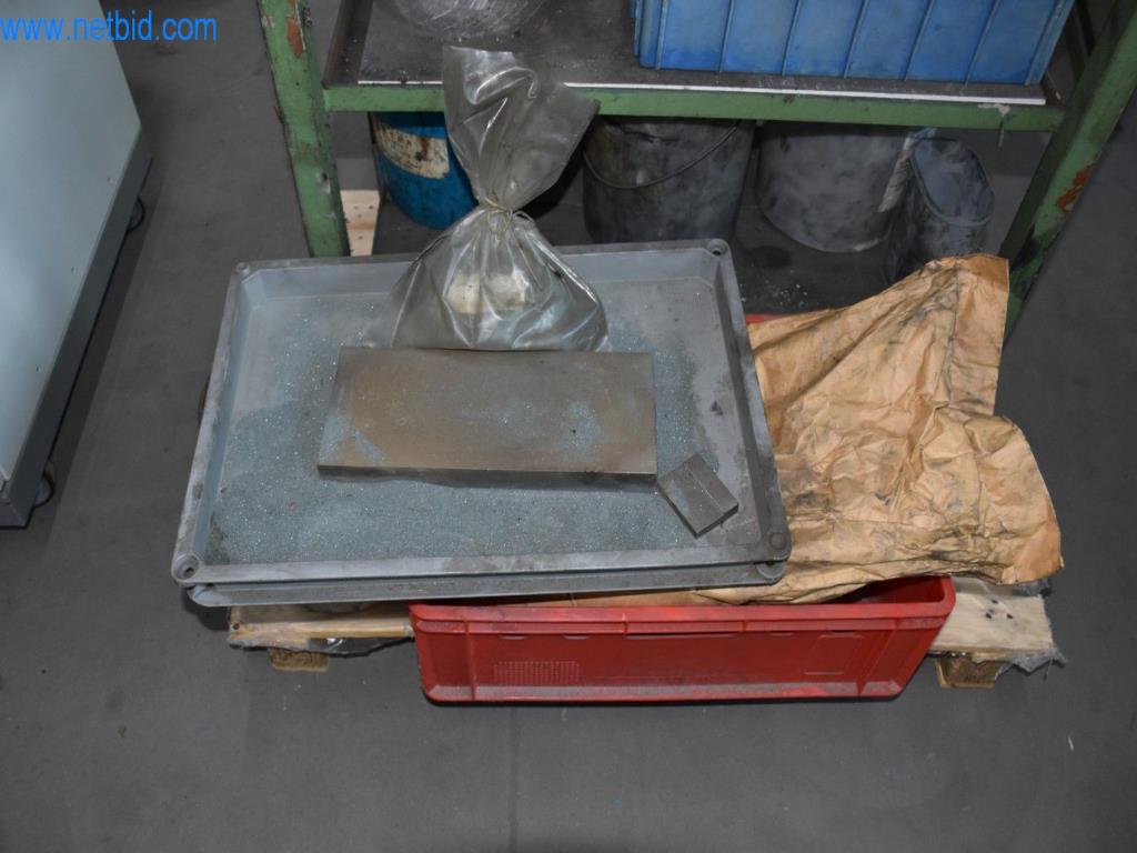 Máquinas, equipos operativos y accesorios de un líder mundial en el mercado de sistemas de tensado de cadenas.-5