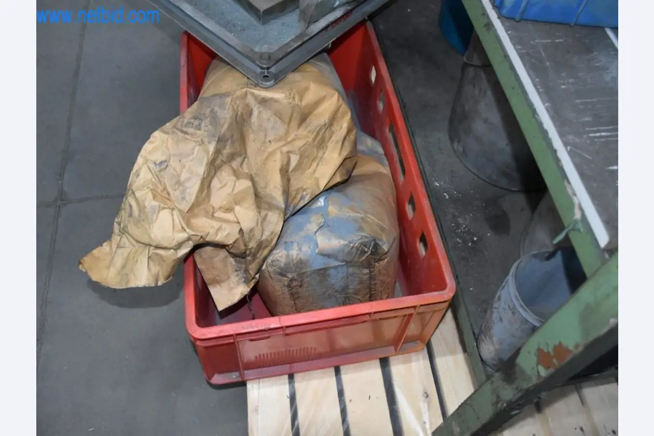 Máquinas, equipos operativos y accesorios de un líder mundial en el mercado de sistemas de tensado de cadenas.-6