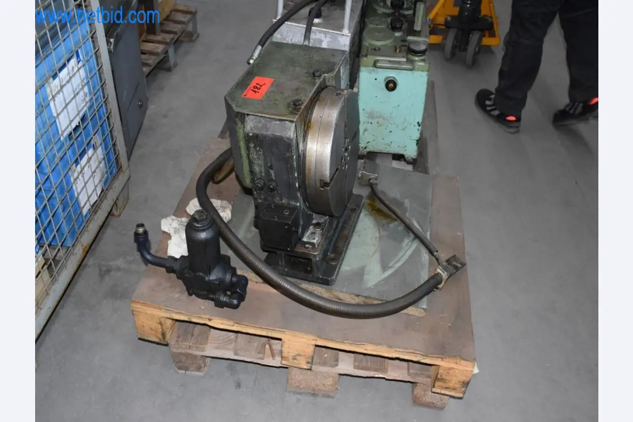 Máquinas, equipos operativos y accesorios de un líder mundial en el mercado de sistemas de tensado de cadenas.-2