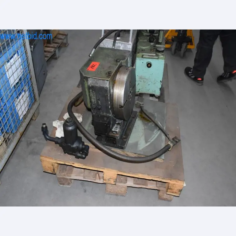 Máquinas, equipos operativos y accesorios de un líder mundial en el mercado de sistemas de tensado de cadenas.-2