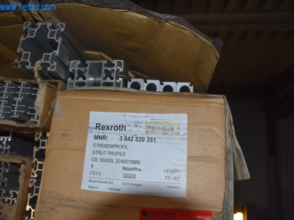 Stroje, provozní zařízení a příslušenství předního světového výrobce napínacích systémů řetězů jsou k dispozici.-7