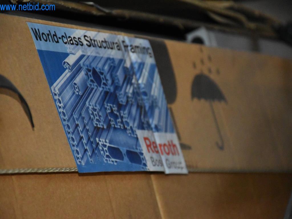 Stroje, provozní zařízení a příslušenství předního světového výrobce napínacích systémů řetězů jsou k dispozici.-8