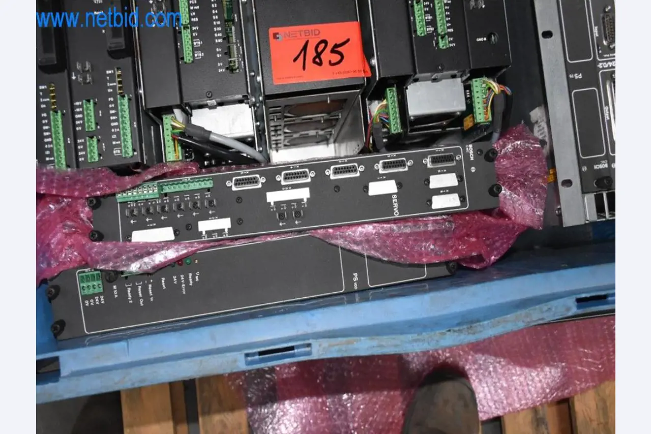 Máquinas, equipos operativos y accesorios de un líder mundial en el mercado de sistemas de tensado de cadenas.-10