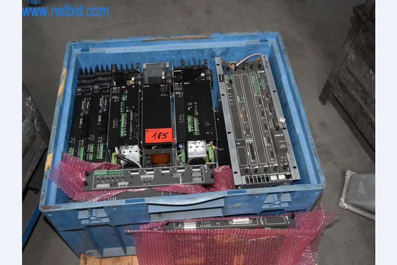 Máquinas, equipos operativos y accesorios de un líder mundial en el mercado de sistemas de tensado de cadenas.-2