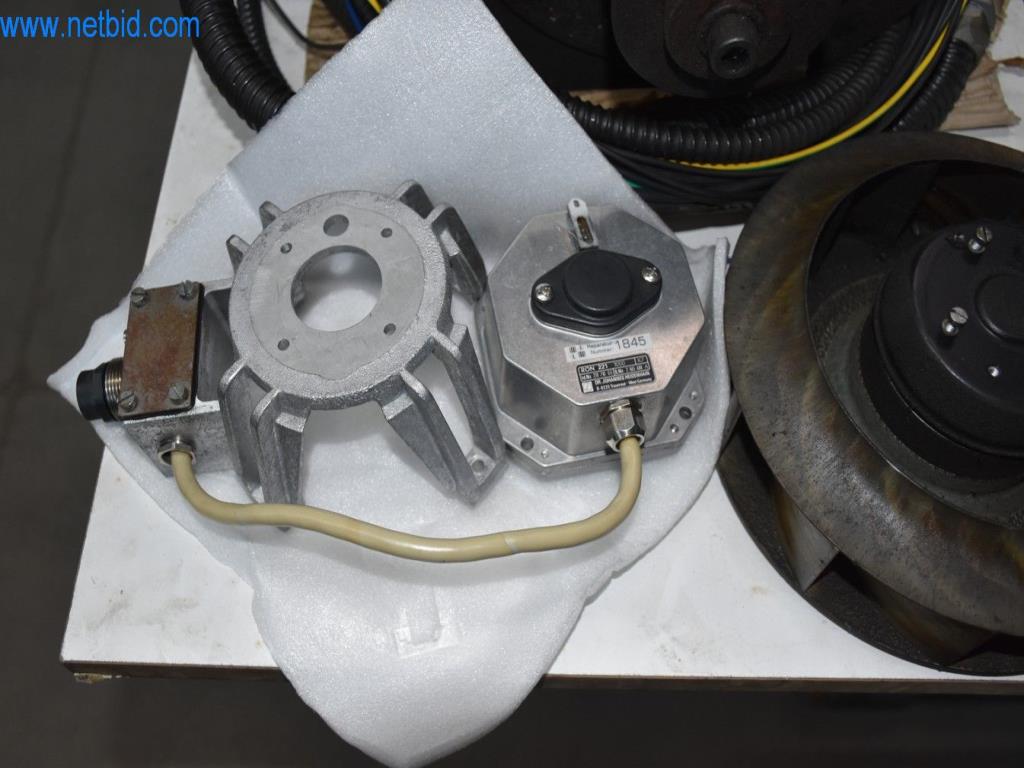 Stroje, provozní zařízení a příslušenství předního světového výrobce napínacích systémů řetězů jsou k dispozici.-3