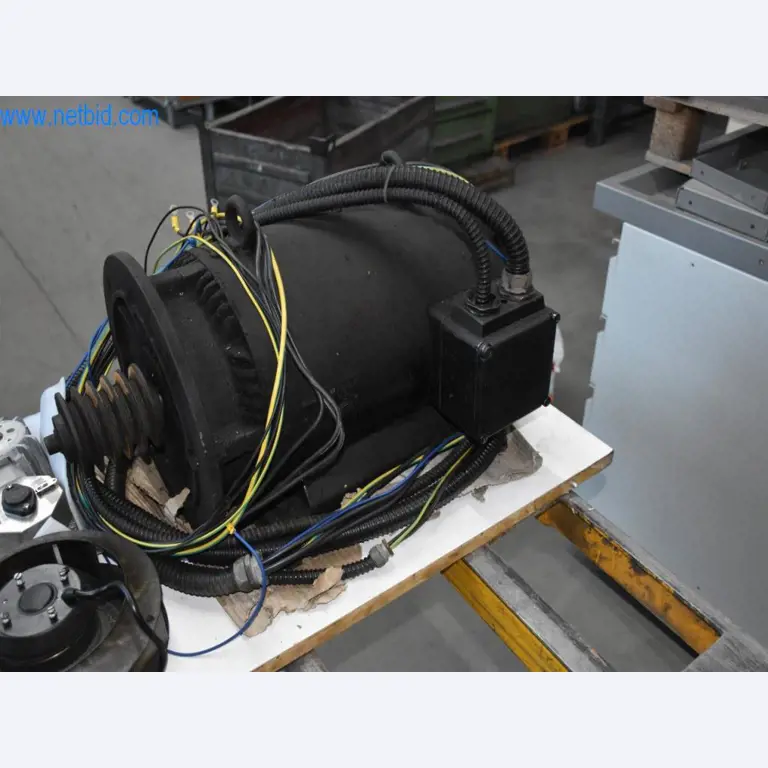 Máquinas, equipos operativos y accesorios de un líder mundial en el mercado de sistemas de tensado de cadenas.-4