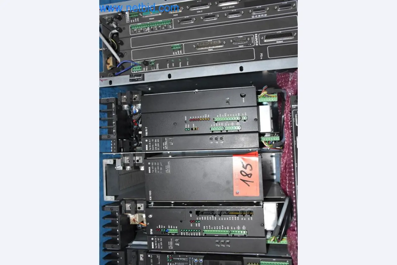 Máquinas, equipos operativos y accesorios de un líder mundial en el mercado de sistemas de tensado de cadenas.-5