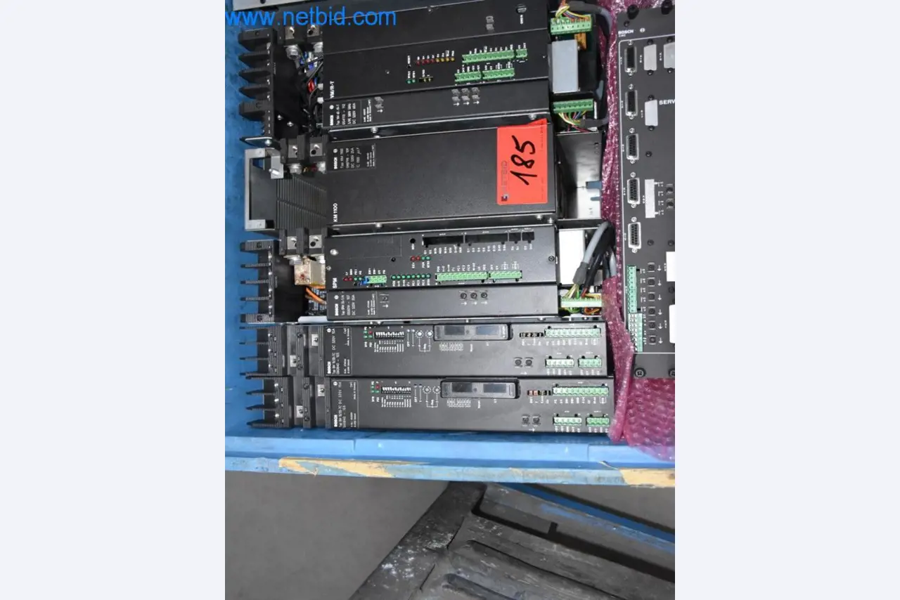 Máquinas, equipos operativos y accesorios de un líder mundial en el mercado de sistemas de tensado de cadenas.-6