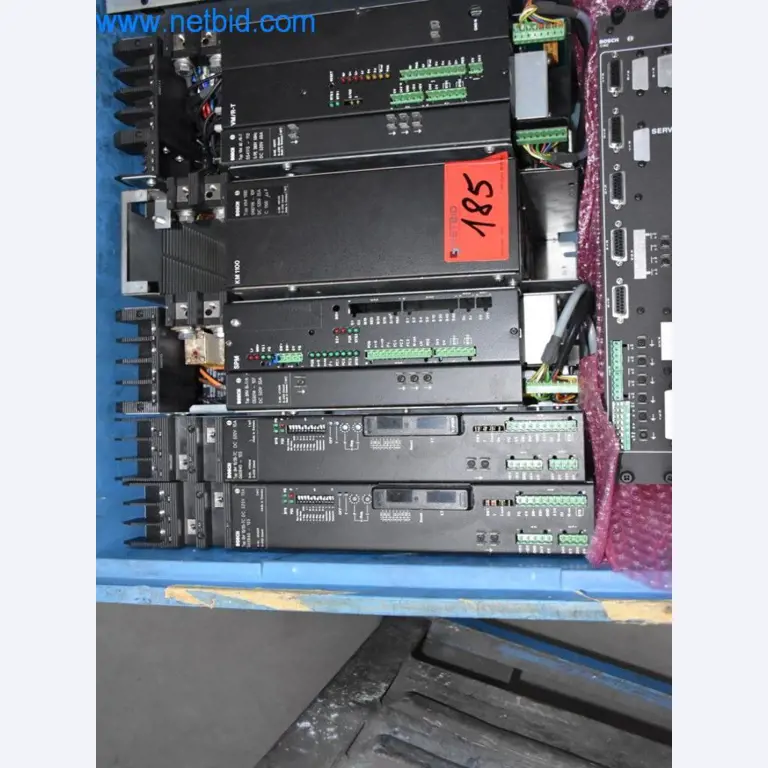 Máquinas, equipos operativos y accesorios de un líder mundial en el mercado de sistemas de tensado de cadenas.-6