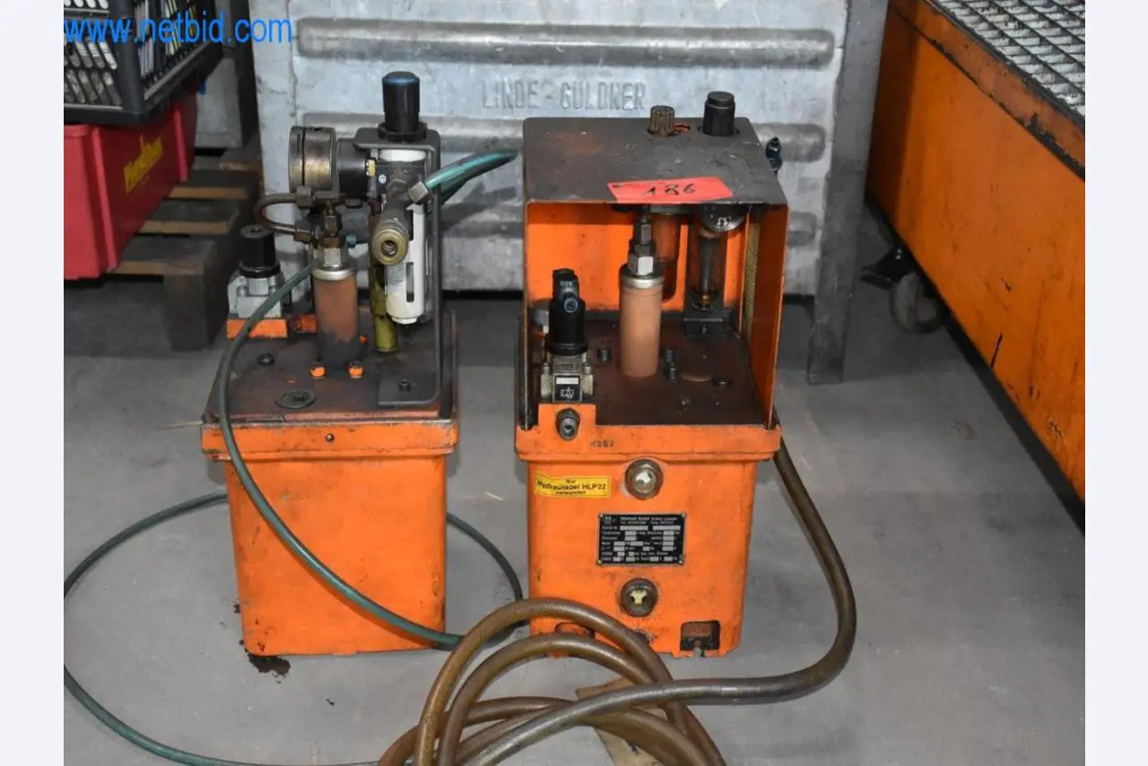 Máquinas, equipos operativos y accesorios de un líder mundial en el mercado de sistemas de tensado de cadenas.-1