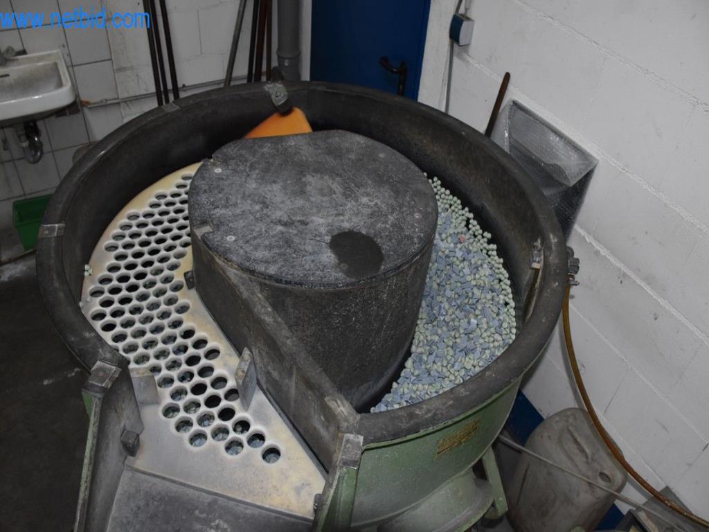 Máquinas, equipos operativos y accesorios de un líder mundial en el mercado de sistemas de tensado de cadenas.-3