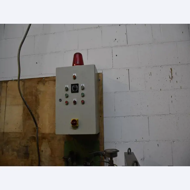 Na voljo so stroji, delovna oprema in dodatki vodilnega svetovnega proizvajalca sistemov za napenjanje verig-3