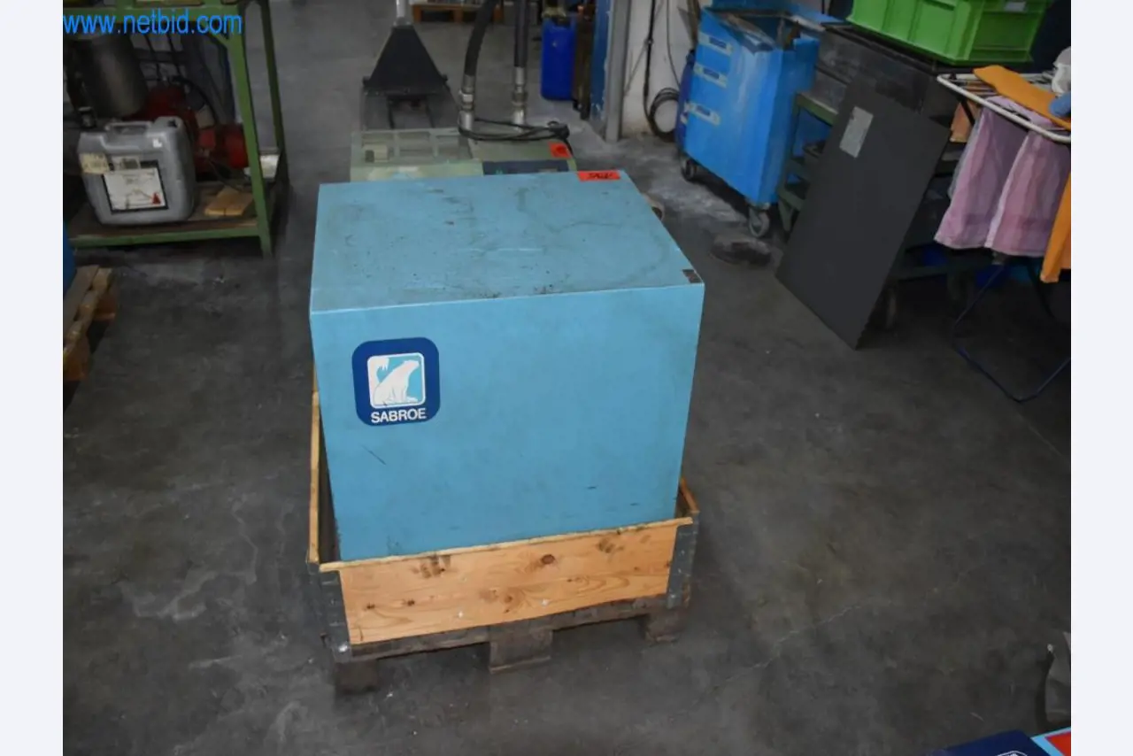 Máquinas, equipos operativos y accesorios de un líder mundial en el mercado de sistemas de tensado de cadenas.-1