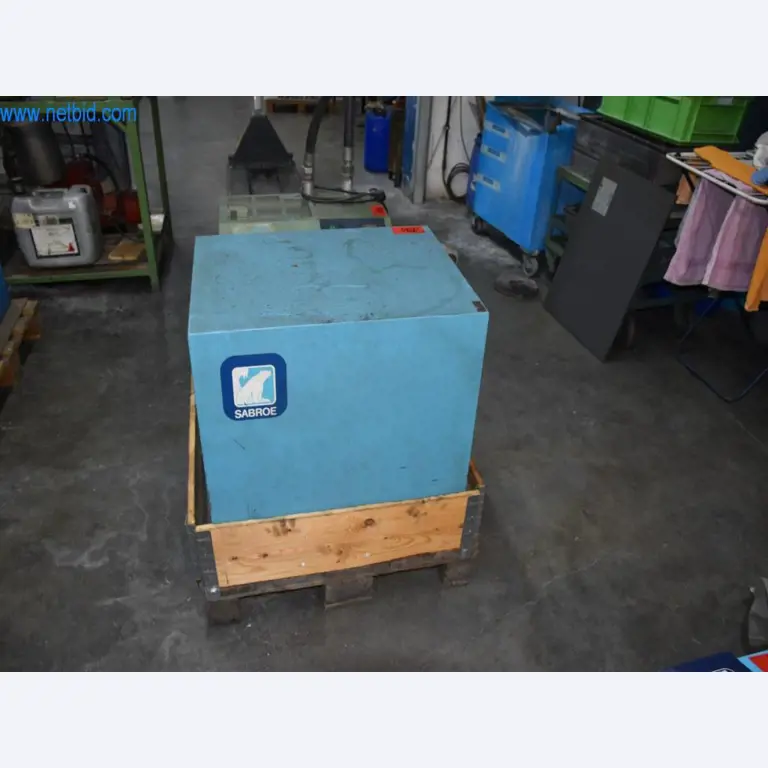 Máquinas, equipos operativos y accesorios de un líder mundial en el mercado de sistemas de tensado de cadenas.-1