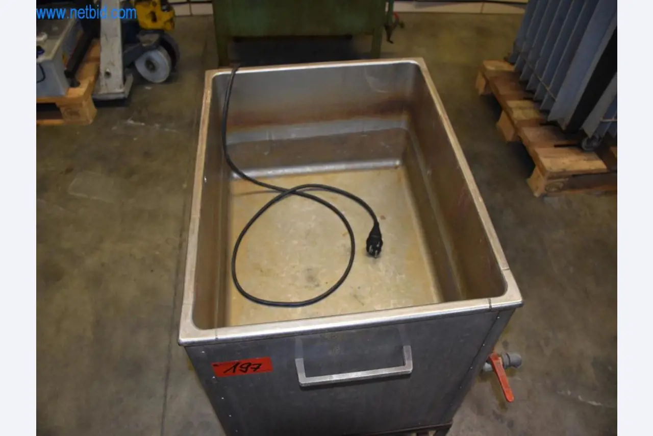 Stroje, provozní zařízení a příslušenství předního světového výrobce napínacích systémů řetězů jsou k dispozici.-1