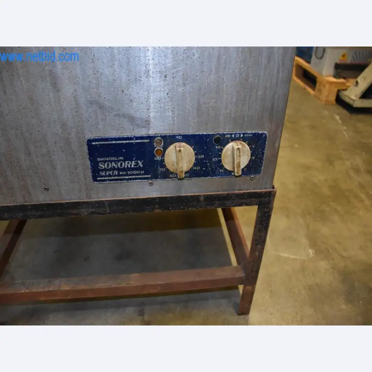 Stroje, provozní zařízení a příslušenství předního světového výrobce napínacích systémů řetězů jsou k dispozici.-3