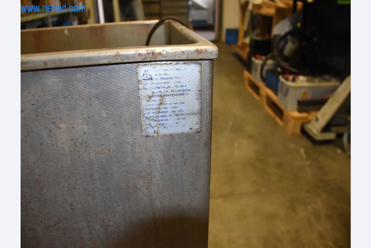 Stroje, provozní zařízení a příslušenství předního světového výrobce napínacích systémů řetězů jsou k dispozici.-4