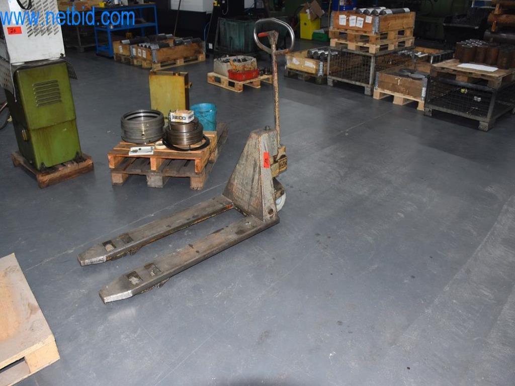 Stroje, provozní zařízení a příslušenství předního světového výrobce napínacích systémů řetězů jsou k dispozici.-1