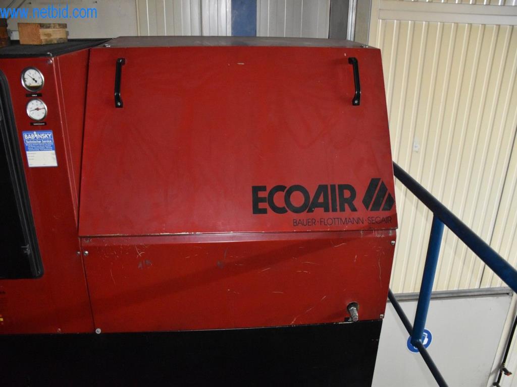 Máquinas, equipos operativos y accesorios de un líder mundial en el mercado de sistemas de tensado de cadenas.-2