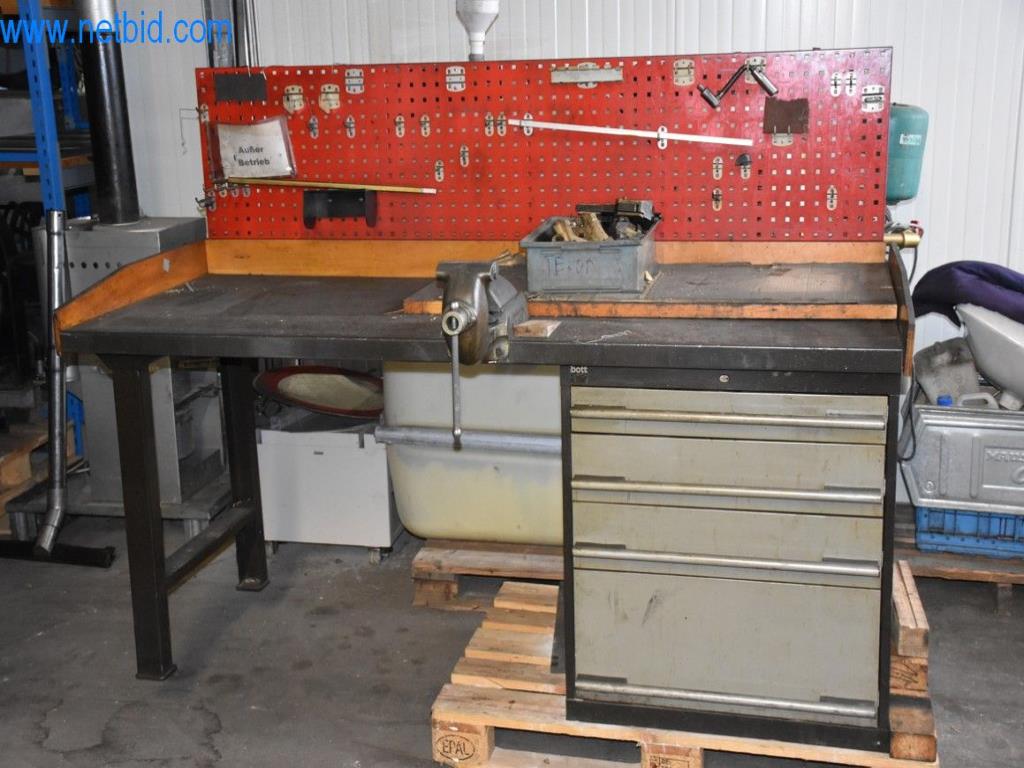 Stroje, provozní zařízení a příslušenství předního světového výrobce napínacích systémů řetězů jsou k dispozici.-1