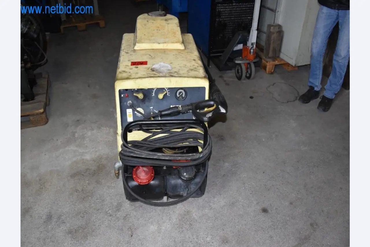 Máquinas, equipos operativos y accesorios de un líder mundial en el mercado de sistemas de tensado de cadenas.-1