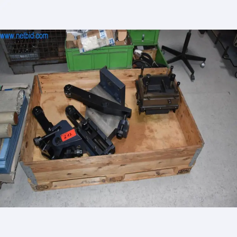 Máquinas, equipos operativos y accesorios de un líder mundial en el mercado de sistemas de tensado de cadenas.-1