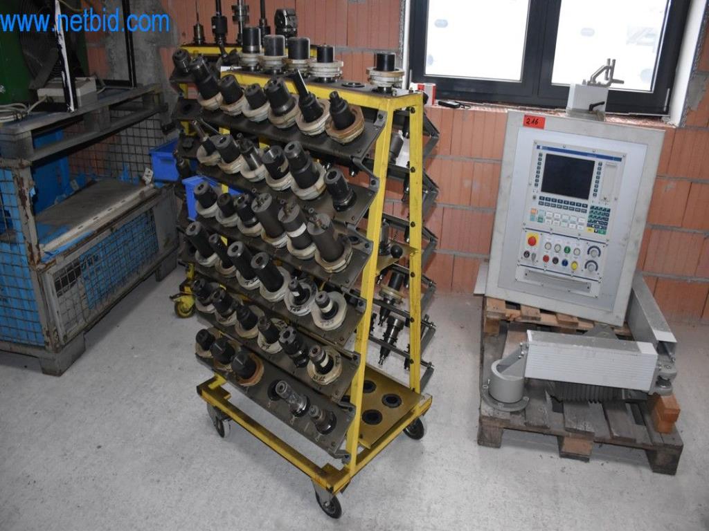 Máquinas, equipos operativos y accesorios de un líder mundial en el mercado de sistemas de tensado de cadenas.-1