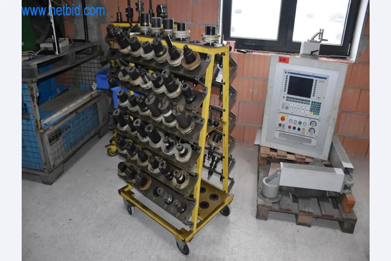 Máquinas, equipos operativos y accesorios de un líder mundial en el mercado de sistemas de tensado de cadenas.-1